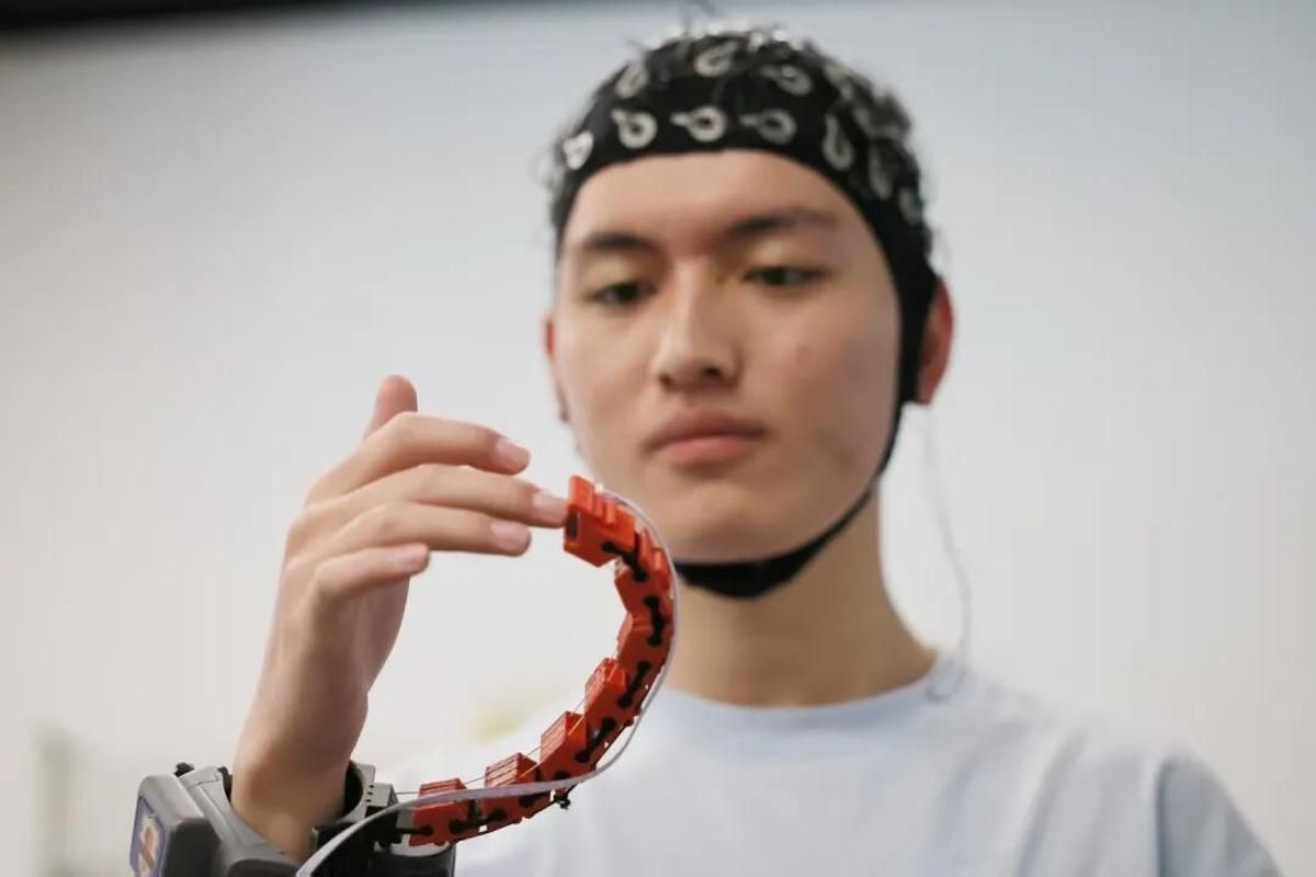 【践行回信精神】《新华社》：他们在脑机接口技术前沿探索“三磅宇宙”的奥秘